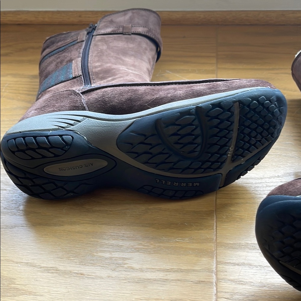 Women's Merrell Brown Shearling Boots - Picture 8 of 8